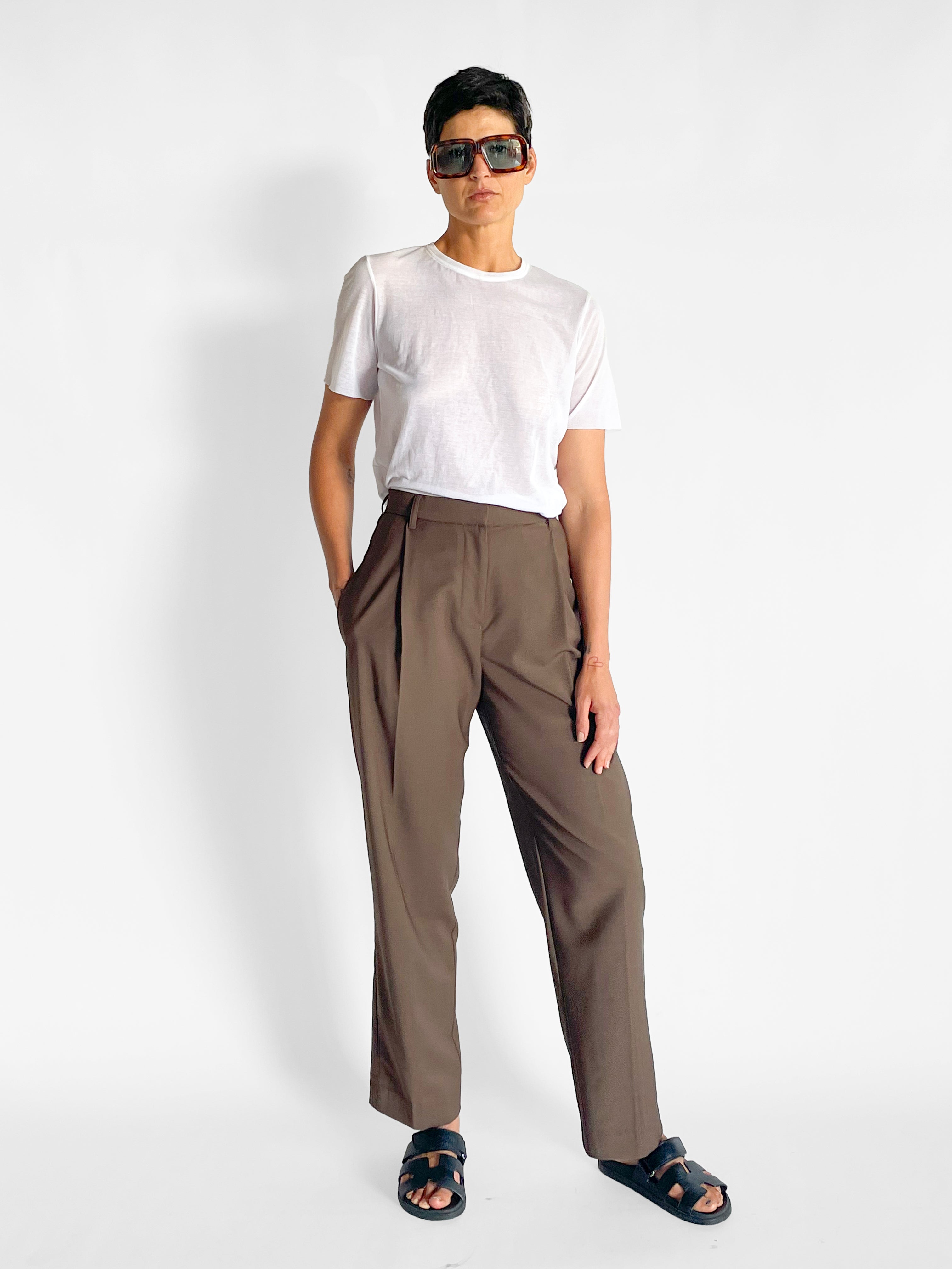 Matteau Relaxed Tailored Pleat Trouser — image 2 of 5